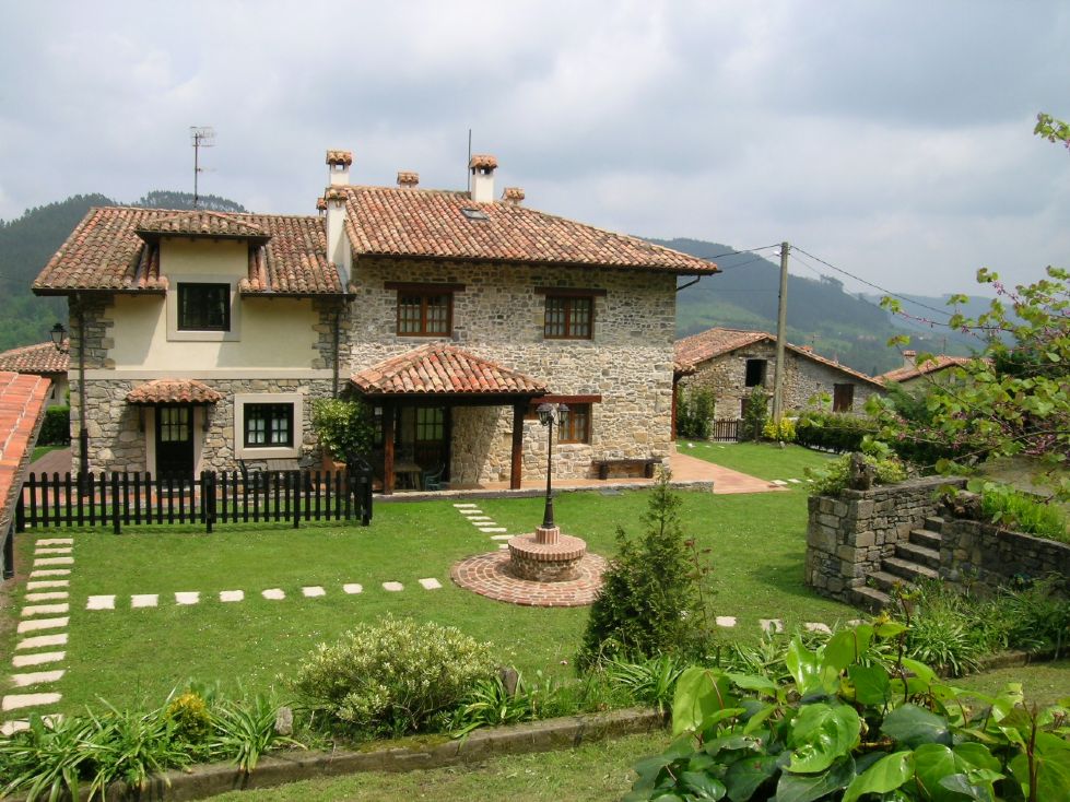 Aviso Legal - Llugarn, Casas de Aldea en Villaviciosa, Asturias